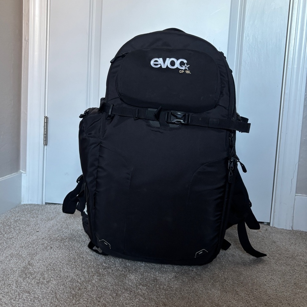 Evoc 18l Camera Backpack - Black - image 1
